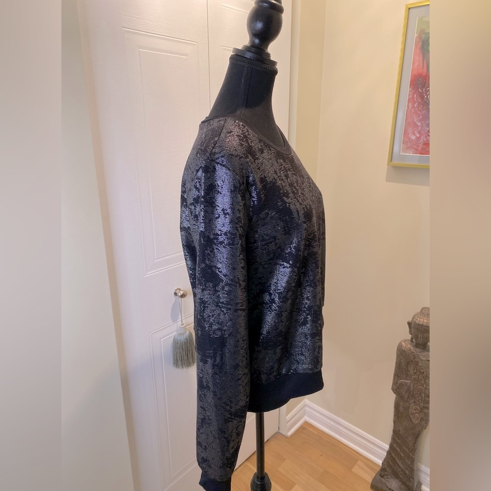 ❌SOLD❌ Forever21+ black & sparkling silver patterned sweatshirt 🖤🩶 - Picture 4 of 8